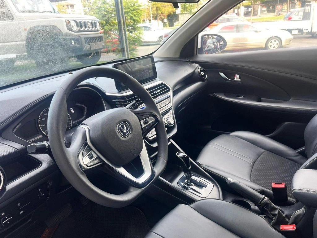 Changan Alsvin — foto 7